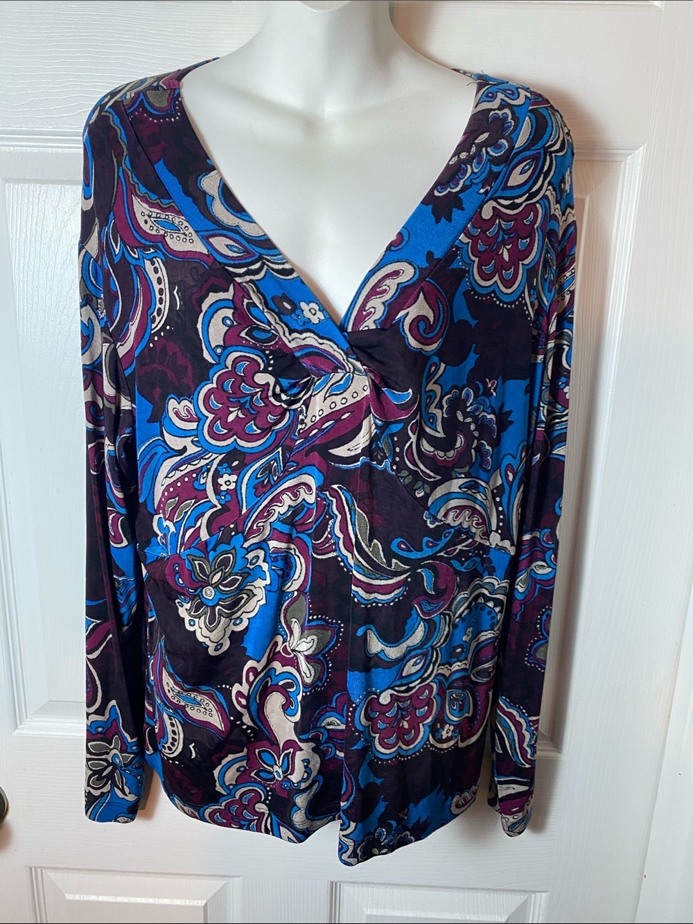 Chico's Travelers Blue, Purple & Cream Paisley Twist-Front V-Neck Blouse Size XL